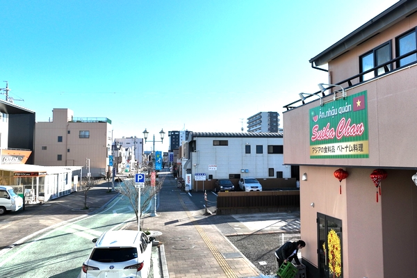 店舗前の通り